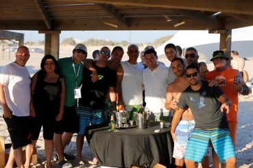 עובדים נהנים מיום גיבוש של הברה במרכז הארץ